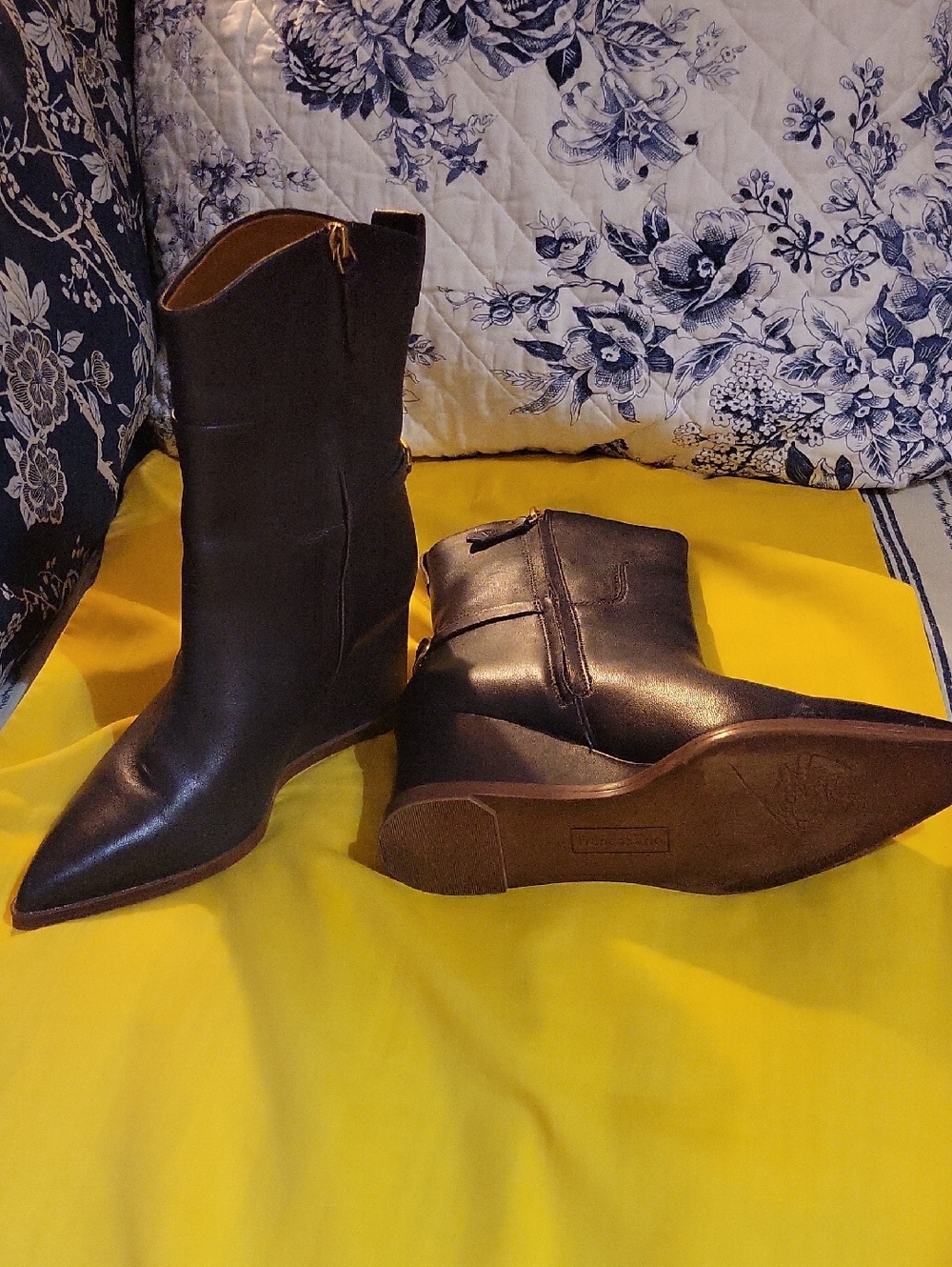 Franco Sarto L-Etta leather, wedge Booties, eggplant color. Size 8, EUR 38.5